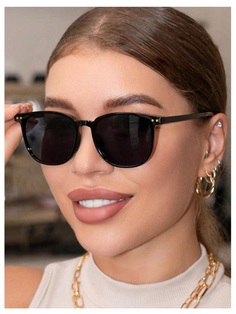 1Pc Classic Black Frame Rivet Sunglasses, Unisex, Suitable for Driving, Sun Protection, Commuting, and Travel