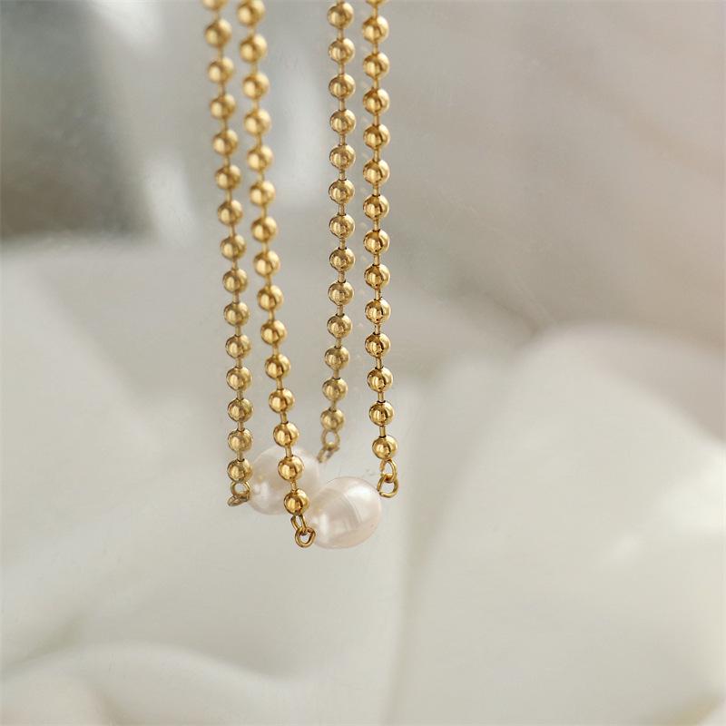 Retro European & American Freshwater Pearl Beaded Clavicle Necklace for Women - Fashionable, Unique Short Chain