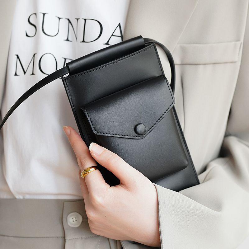 

First Layer Cowhide Lipstick Mobile Phone Bag Female Simple Crossbody Leather Phone Pocket 2025 New Arrival Phone Holder Small Bag Black