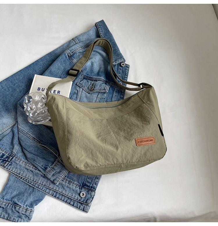 Canvas Bag For Women With Zipper Closure And Interior Phone Pocket For Daily Use