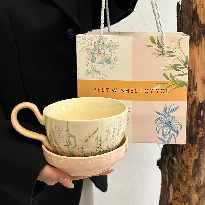 High-value Large-capacity Coffee Cup Ceramic Water Cup with Lid Home Breakfast Milk Cup Gift Girls' Souvenir
