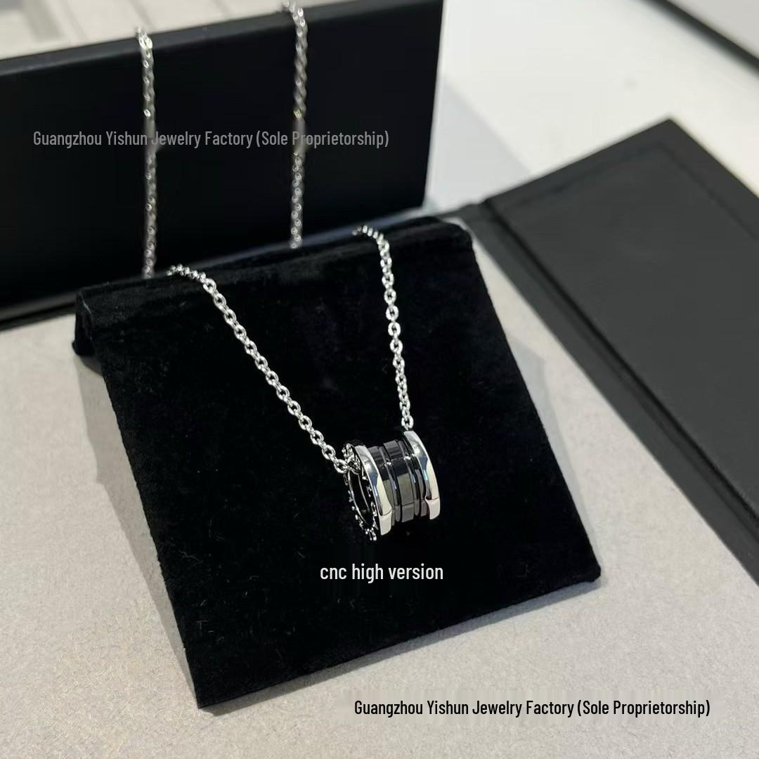Серебряное ожерелье с керамической фигуркой Маленького Красного Человечка (черно-белое) от Baobaojia Platinum-Spring