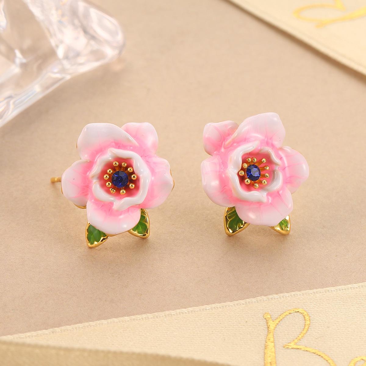 

Retro purple and pink flower stud earrings enamel premium earrings design sense summer new sweet earrings