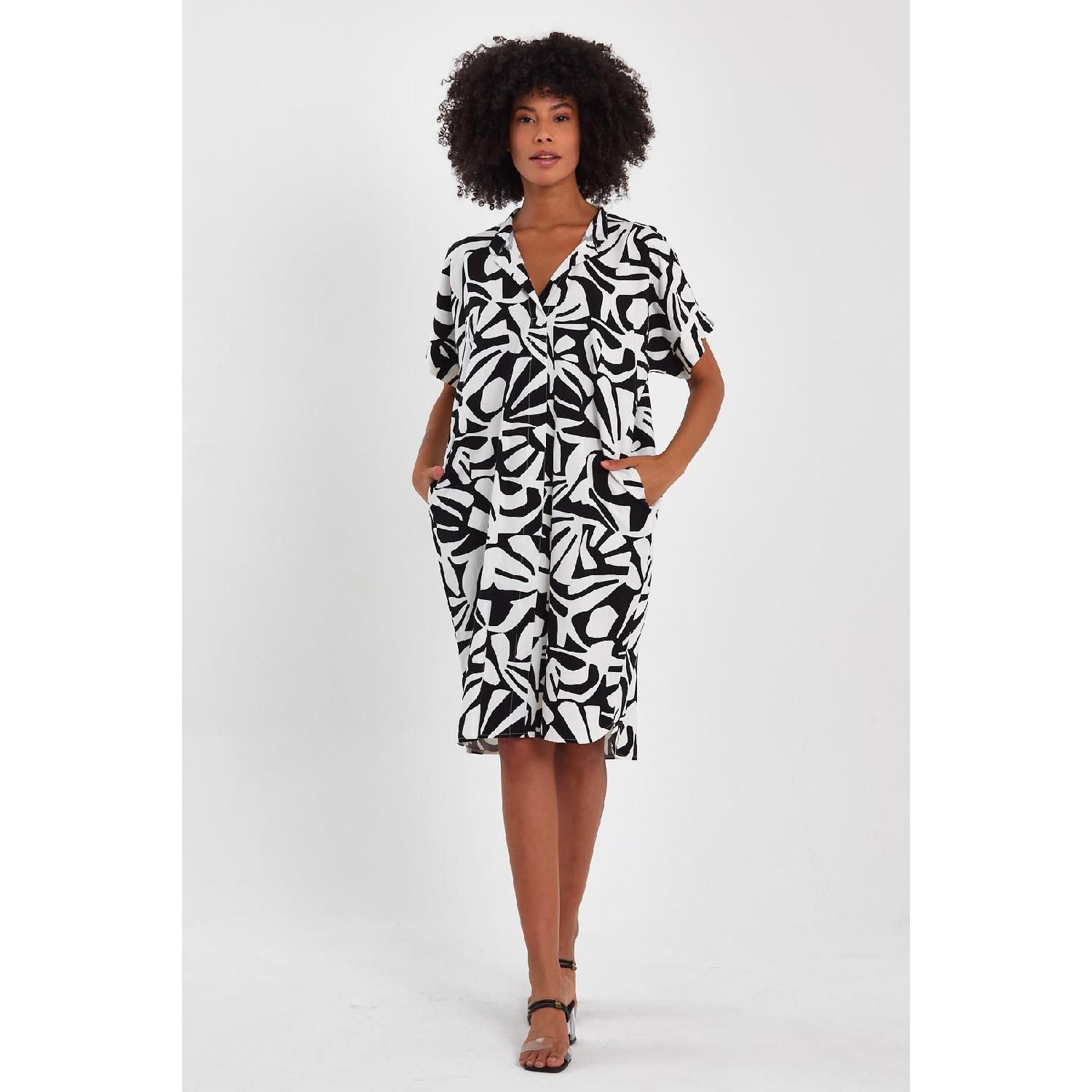 

Платье с карманами и воротником (b23-00121) S