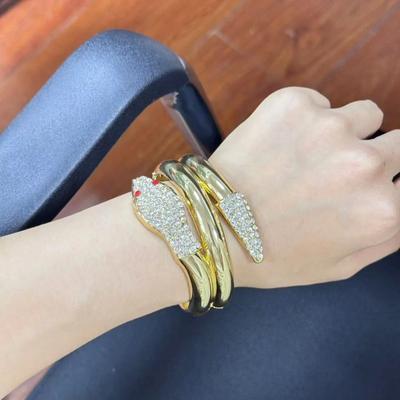 Übertriebenes Neues Schlangenförmiges Fortgeschrittenes Schlangenarmband, Vielseitig und Luxuriös