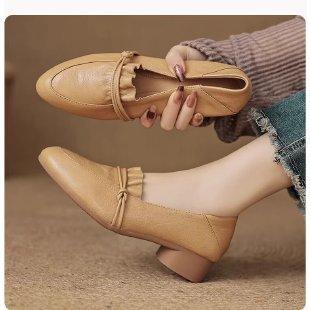 

Fashion autumn new low-heeled single shoes women s versatile flat-bottomed light-mouth thick-heeled small leather shoes soft-faced pointed board shoes 40