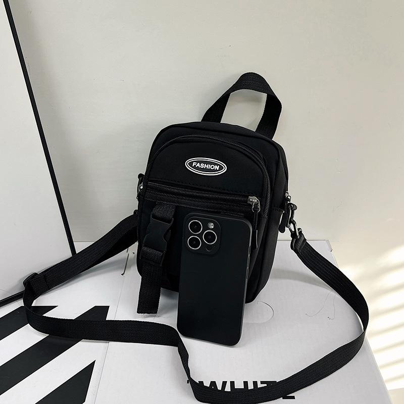 

Женская сумка в иностранном стиле, весенняя универсальная сумка через плечо, повседневная сумка, маленькая квадратная сумка для женщин чёрный