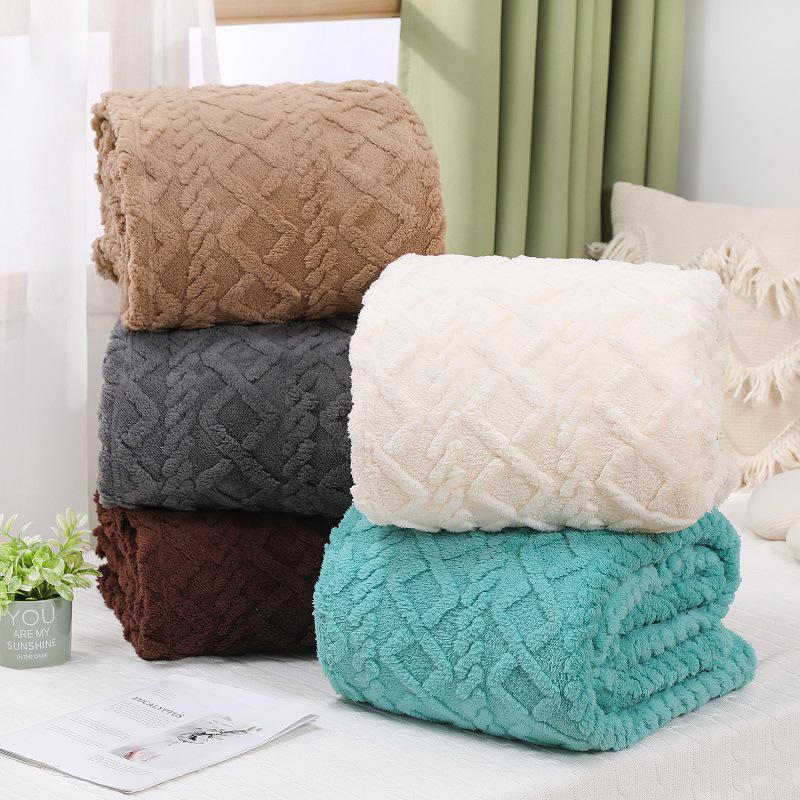 Extra Large Soft Plush Blanket - Warm Cover for Adults, Ideal for Summer Air Conditioning or Naps, Double Person Quilt, 200x220cm.