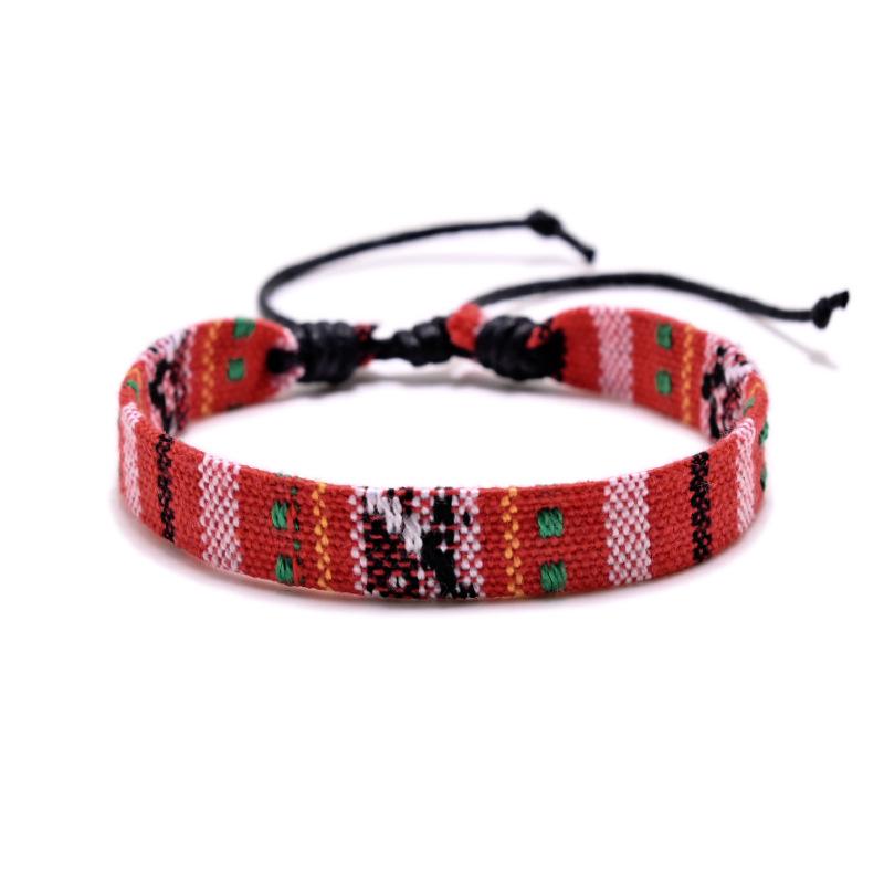 

Многоцветный браслет ручной работы из хлопка и льна в этническом стиле