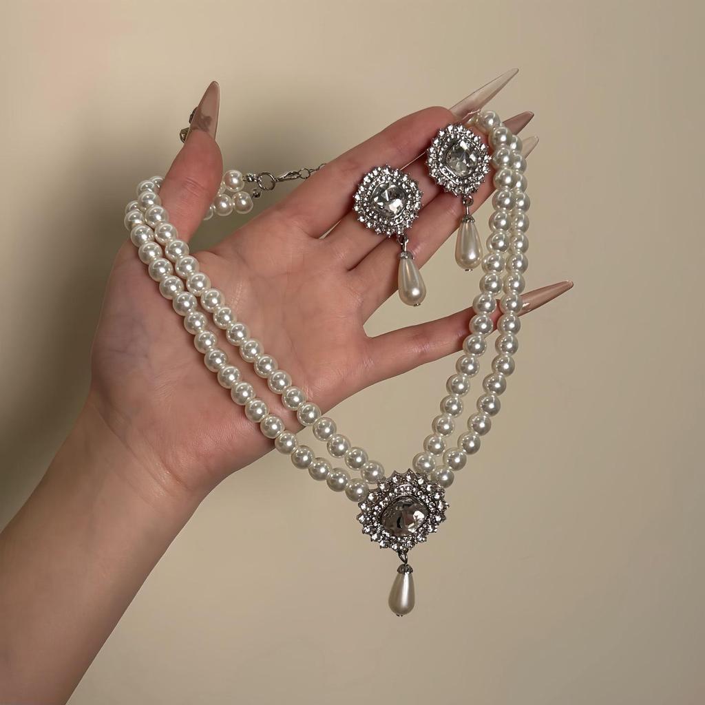 Rhinestone Beaded Pearl Earrings & Necklace Set – Court Style Exquisite Jewelry.