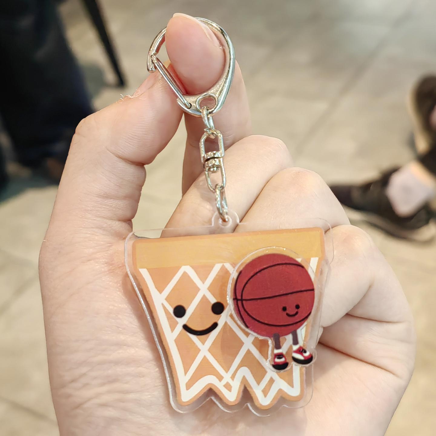 Creative Rotating Basketball Keychain: Soft Rubber Pendant for Backpack, Bag Charms, or Couple Sports Souvenir - Small Gift