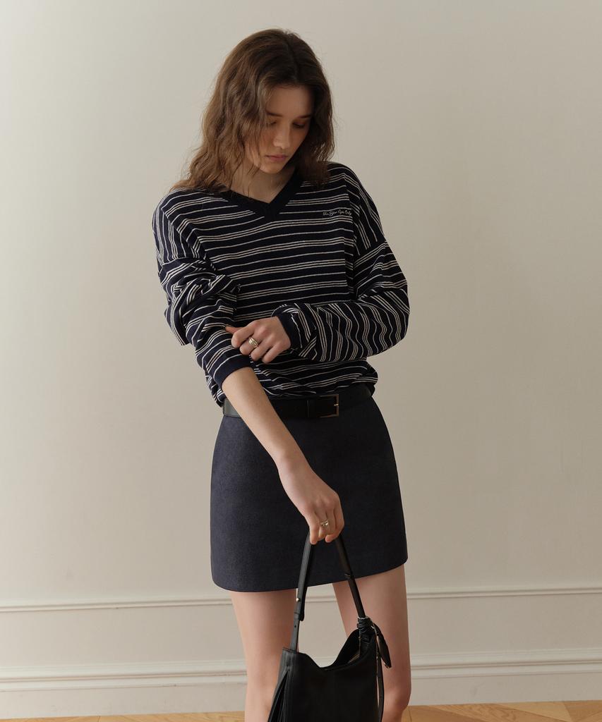 Poyueoaijeuonli If Stripe V-Neck Knit (Navy)