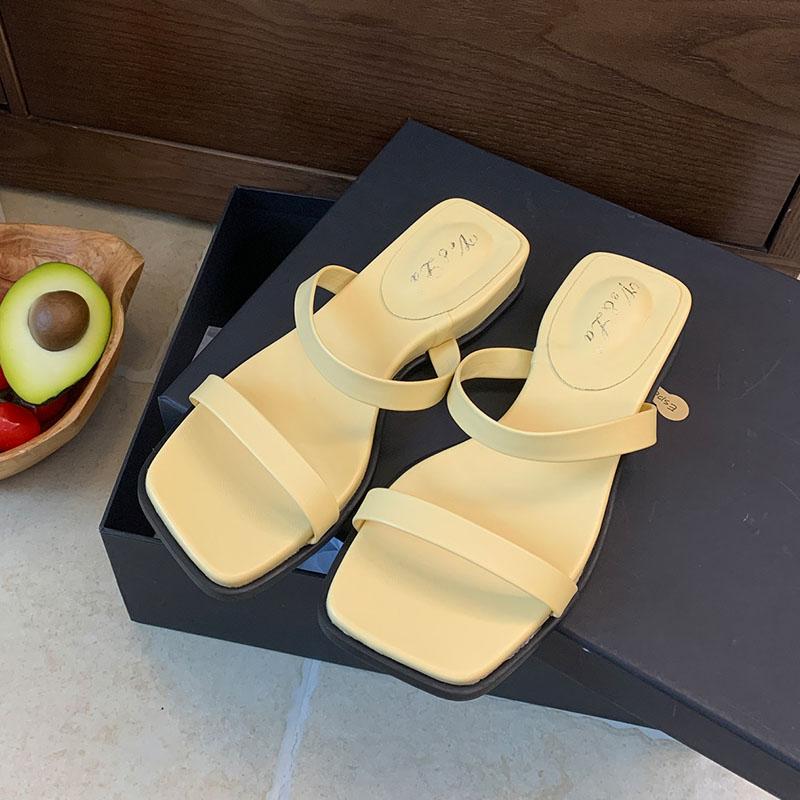 Fashion Female Summer Beach Slides Women Flats Slippers Shoes Sandals Fashion Thick Soled Footwear Ladies Slippers Shoes