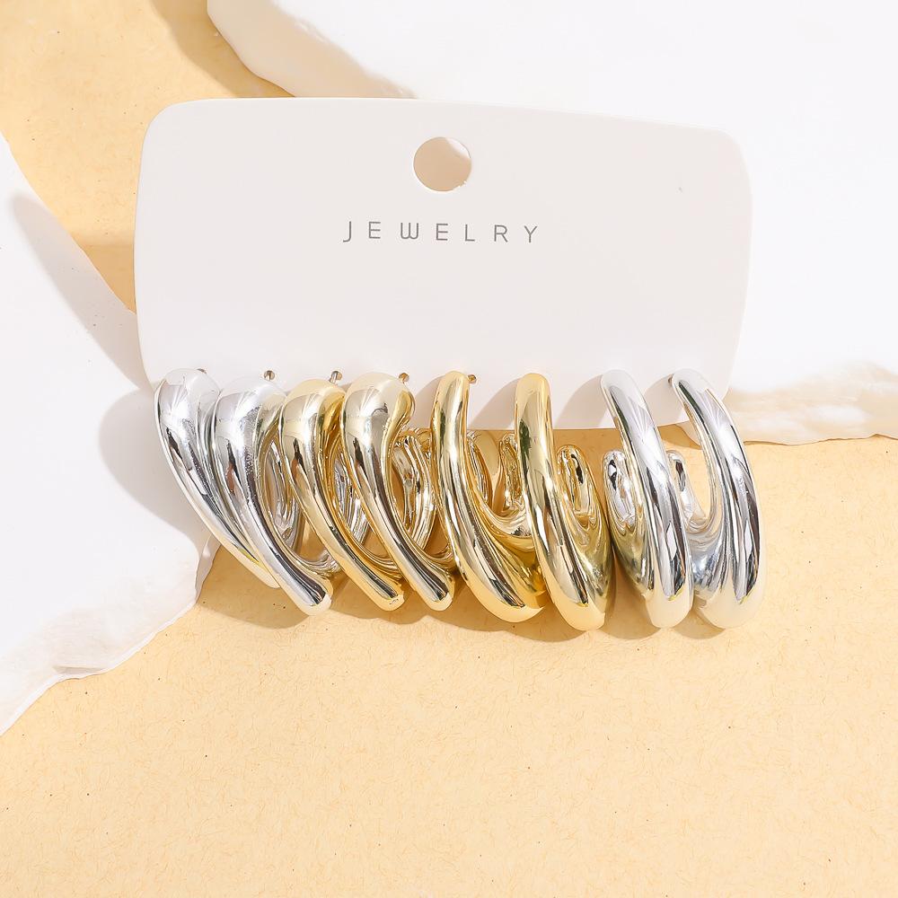 New Products Are Hot, Fashionable, Simple and Versatile, Hepburn Style Geometric Niche Earrings, Exquisite High-end Earrings.