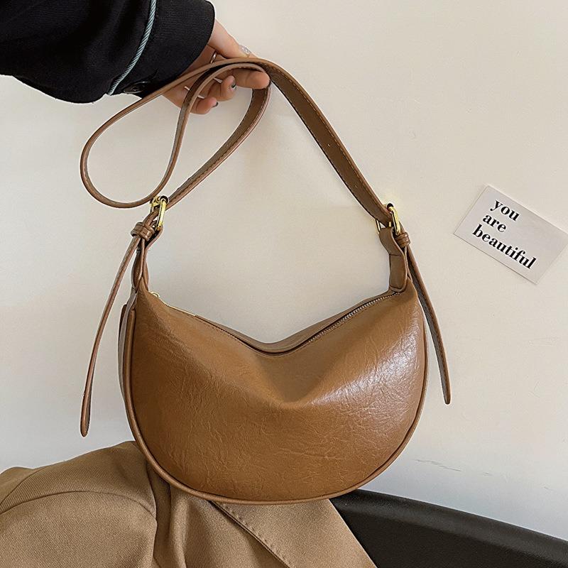 High-end Dumpling Bag Women's New Casual Trendy Versatile Retro Fashion Messenger Bag