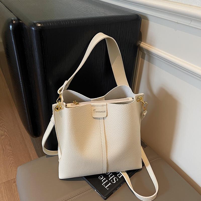 Summer Underarm Bag Women's New Large-capacity Commuting Niche High-end Single Shoulder Crossbody Bucket Bag