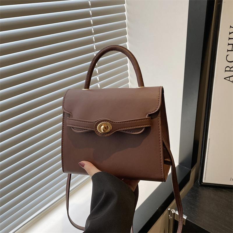 Korean Version of Fashion Portable Small Square Bag 2025 Spring New Trend Versatile Shoulder Bag High Sense Casual Messenger Bag