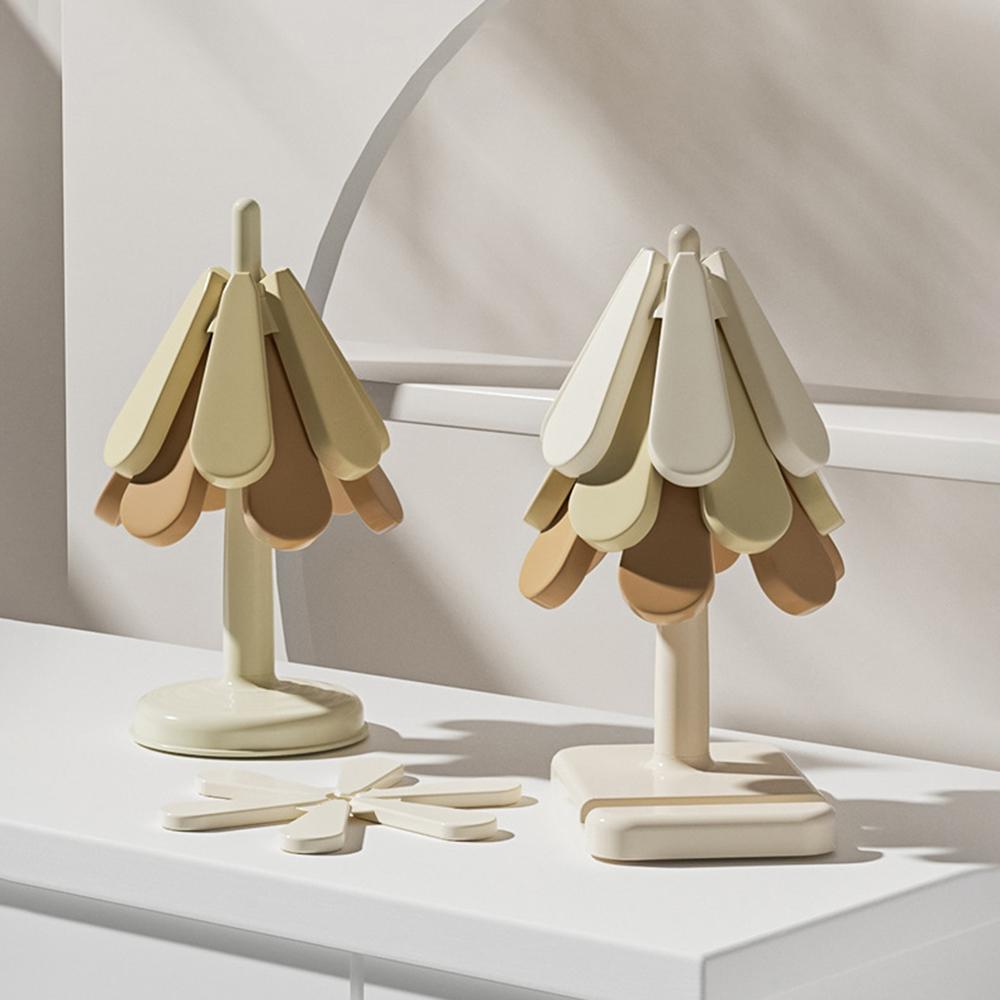 4PCS Silicone Insulation Mat Christmas Tree Heat Resistant Coaster Creative Kitchen Desktop Mat Folding Coaster Anti scalding