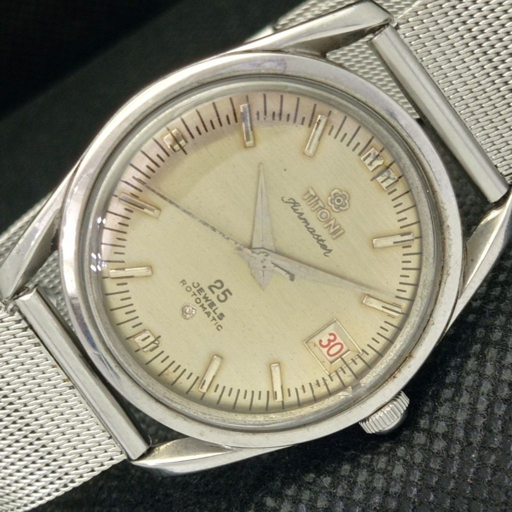 

Б/У TITONI AIRMASTER ROTOMATIC ШВЕЙЦАРСКИЕ МУЖСКИЕ ЧАСЫ a311104-1 Sku592-a311104