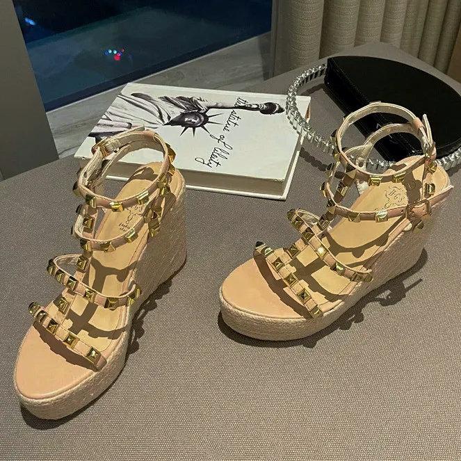 Fashion 2025 Spring Sweet Wedges Hemp Rope Thick Bottom Waterproof Platform Fashion High Heels Roman After Empty Rivet Sandals Woman