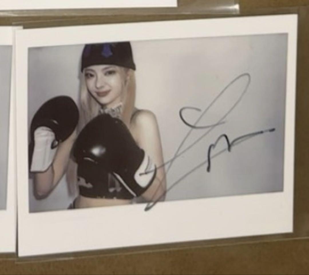 

[USED] Hand-signed ITZY Yeji KMD Target US Exclusive Trading Card