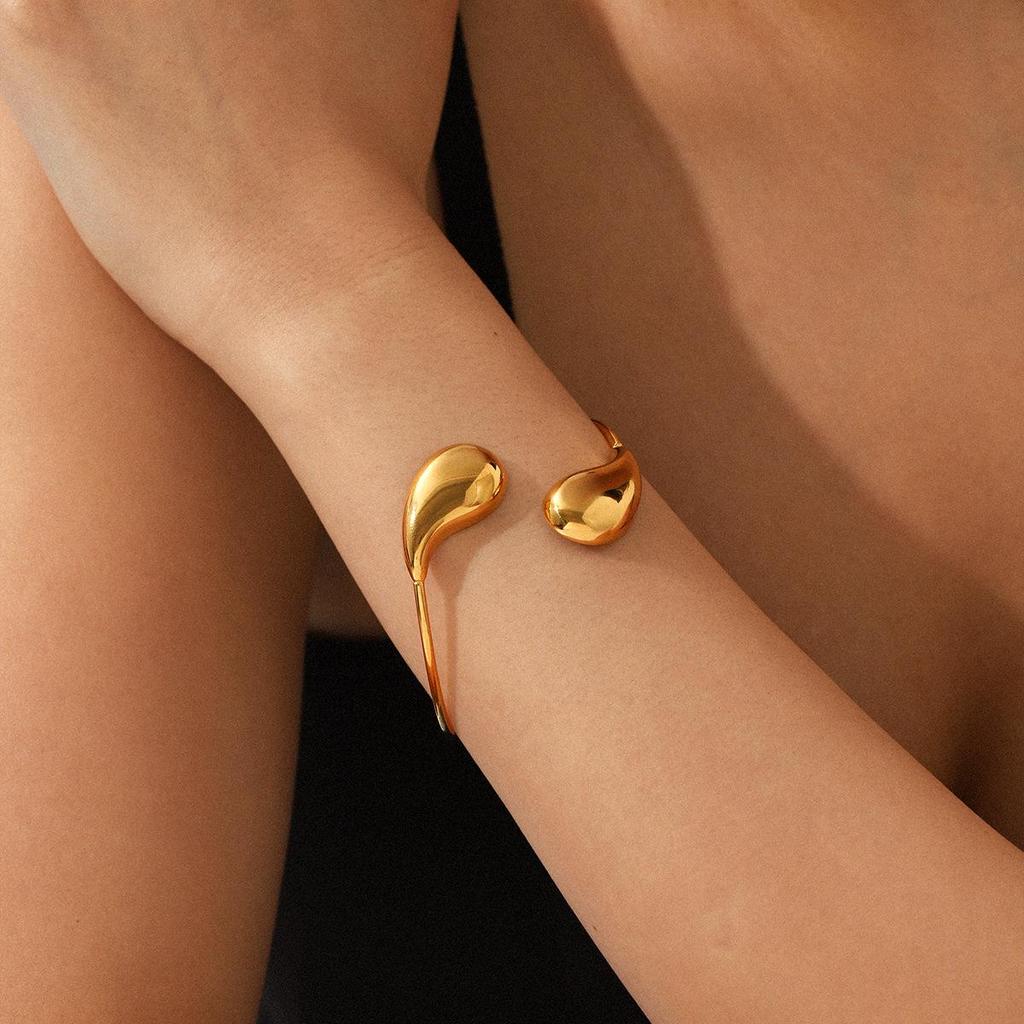 18K Gold-Plated Stainless Steel Teardrop Open Bangle – Versatile, Fashionable Bracelet for Women