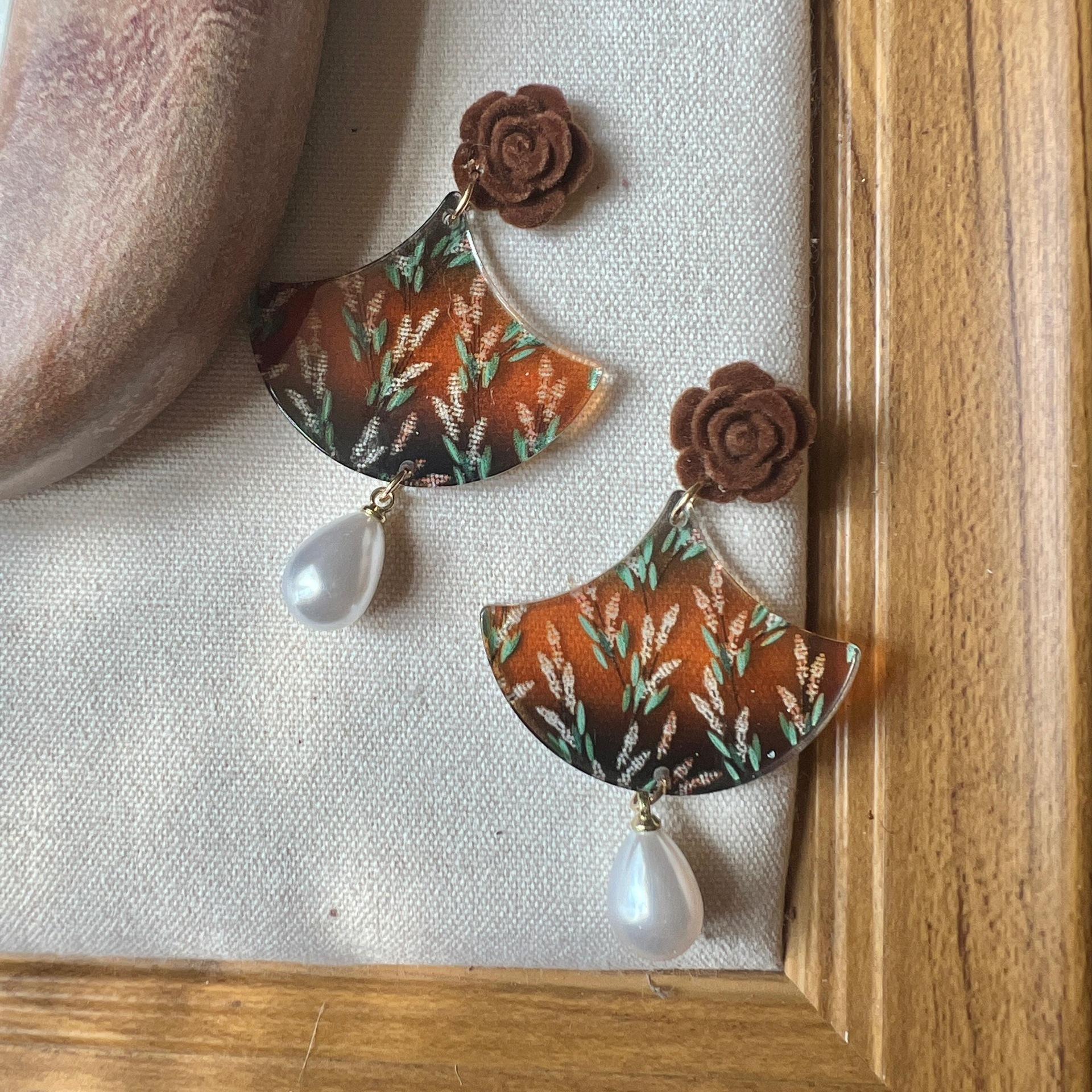 

Модные серьги-подвески для женщин коричневый