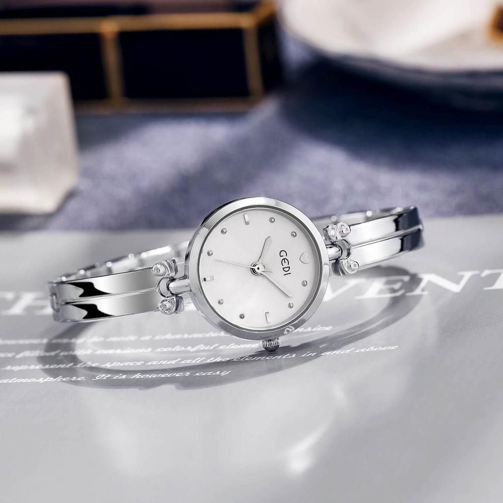 Niche High-End Alloy Watch Student Party Exquisite Medieval Quartz Watch Women'S Waterproof Bracelet Watch
