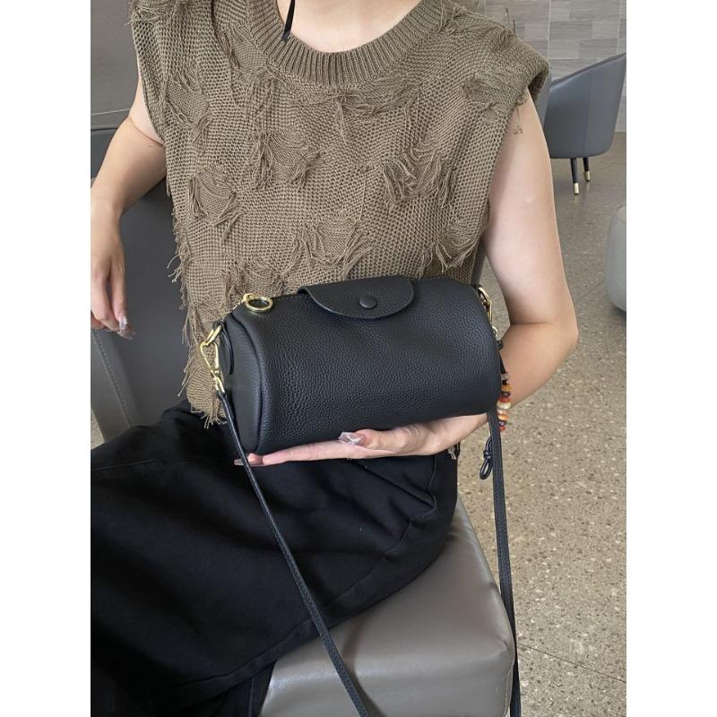 

Универсальная женская сумка через плечо чёрный