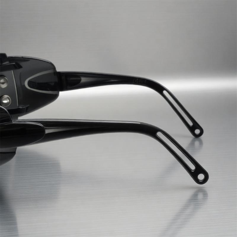 Cool Punk Sunglasses with Rivet Studded Design for Evening Party Street Photography and Music Festival Dressingup Wear