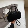 Portable retro bag women's 2025 autumn and winter new versatile large-capacity shoulder crossbody pillow bag