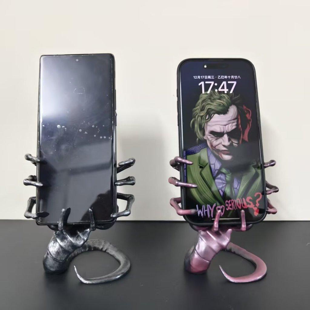 Alien Facehugger Phone Holder Pvc Desk Stand With Unique Design For Collectors