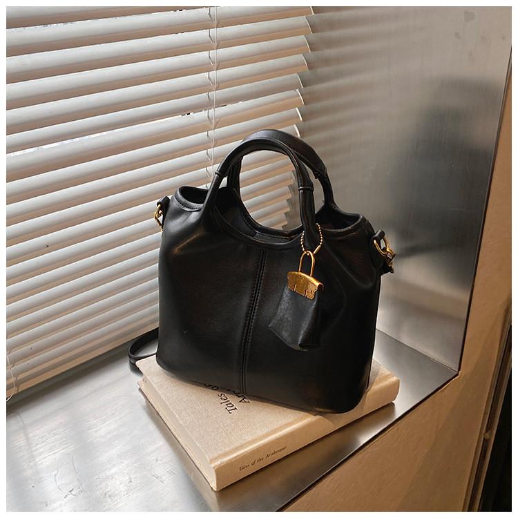 Ielgy Large-Capacity Simple Casual Handbag Retro Autumn Winter One-Shoulder Fashion Messenger