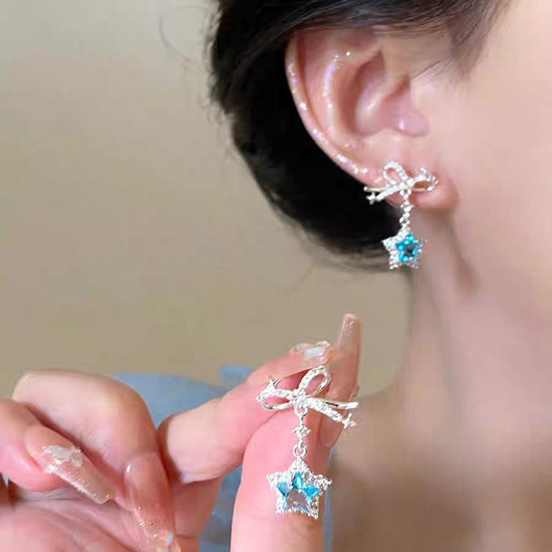 

Swaying starry sky~ Bow zircon ear clips without ear piercings, high-end niche unique design earrings Xiaohongshu models