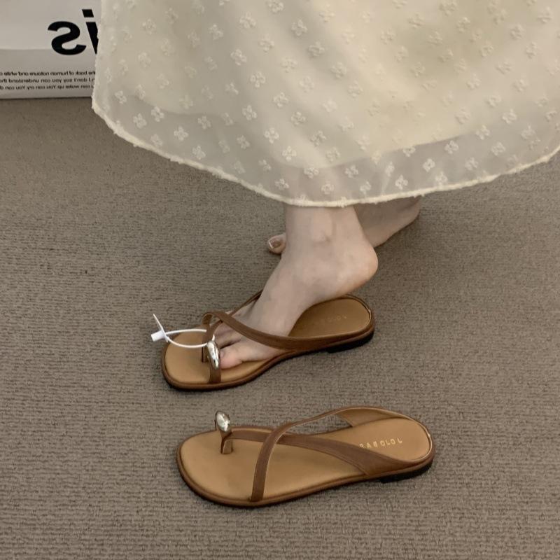 Late evening breeze retro brown premium open-toed sandals fairy shoes 2025 new summer flat-bottomed vacation cool slippers
