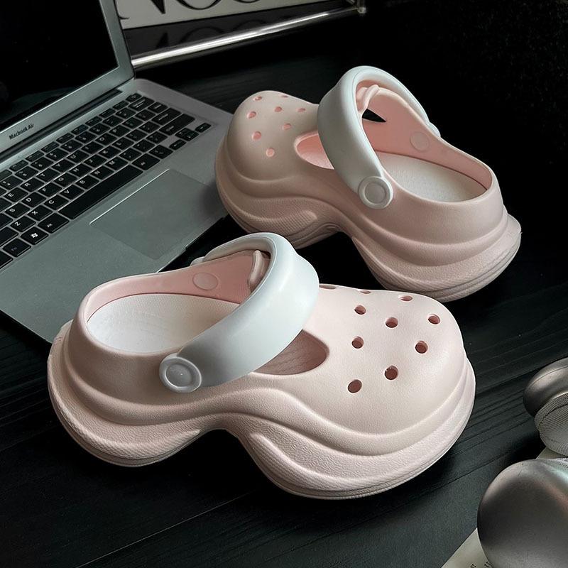 2025 new muffin hole shoes female Mary Jane cute cartoon platform beach non-slip outer wear bag head cool slippers