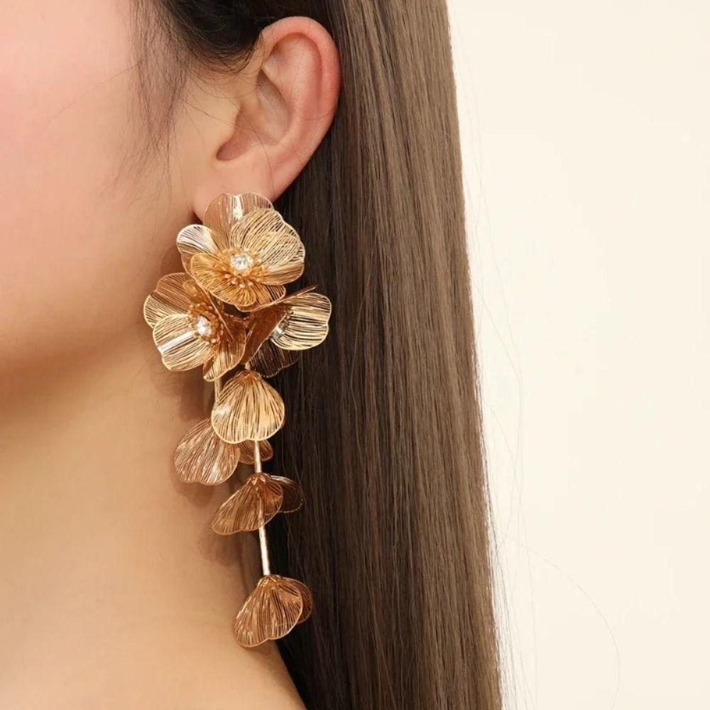 Golden Color Vintage Earrings Hollow Flower Tassel Earrings Elegant Hollow Earrings Women Jewelry