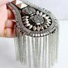 1 Stück Mode Handgefertigt Schulterschmuck Quaste Strass Epauletten Bekleidungszubehör Brosche Epaulette Schulterbroschen Geschenk