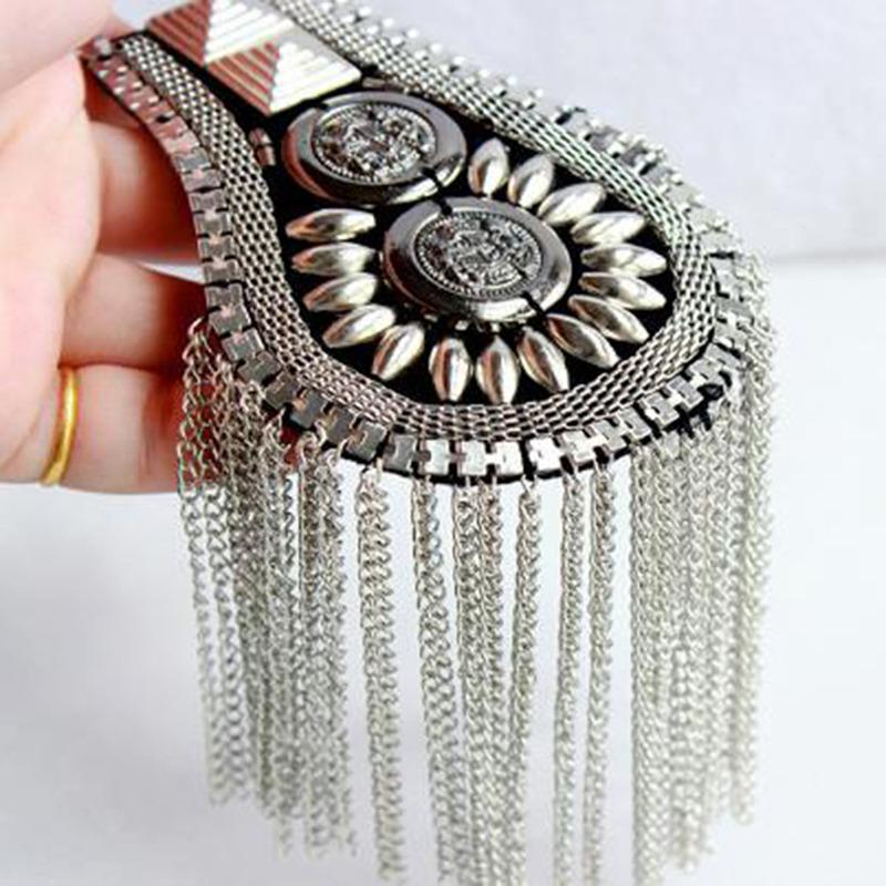 1 Stück Mode Handgefertigt Schulterschmuck Quaste Strass Epauletten Bekleidungszubehör Brosche Epaulette Schulterbroschen Geschenk