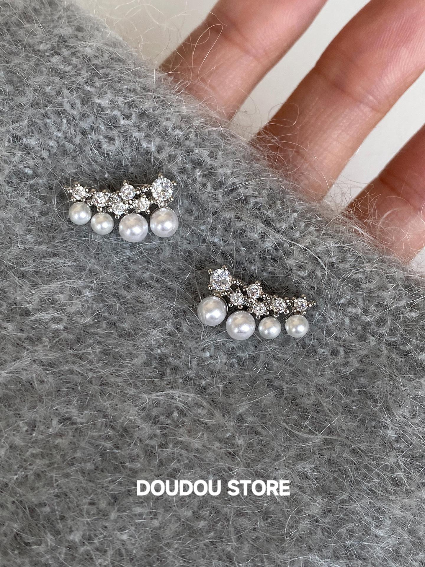 925 Silver Needle Australian White Curved Pearl Stud Earrings Gentle French Light Luxury Curved Niche Design Daily