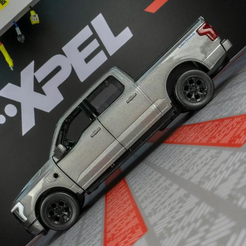 1/36 Ford Raptor F150 Lightning Alloy Die Cast Toy Car Model Sound and Light Pull Back Children's Toy Collectibles Birthday Gift