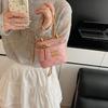 Štýlová mini taška cez rameno: Voňavá Štýlová Crossbody taška s retiazkou