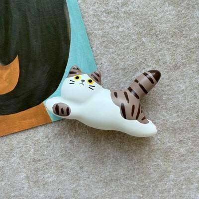 

Flying cat running, soft wooden board, pushpin, felt board, photo, wall decoration, nail painting, message board красный