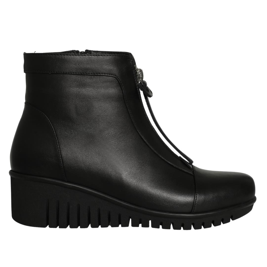 

Женские сапоги из натуральной кожи на танкетке 36