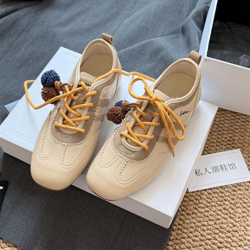 

Dexun shoes women s early autumn 2025 new retro versatile soft sole comfortable low-top lace-up hairball casual sports shoes 40 бежевый