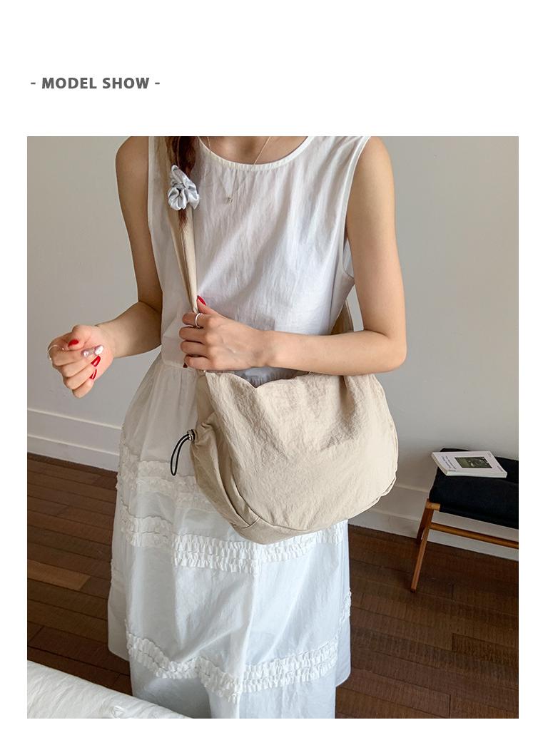 High-Quality Large Capacity Crossbody Shoulder Bag - Fashionable, Simple, Lightweight Underarm Backpack