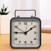 Metall quadratischer kleiner Wecker Kinder Schreibtisch Stille Uhr Student Nachttisch Schlummer Leuchtet im Dunkeln Quarz Tischuhr