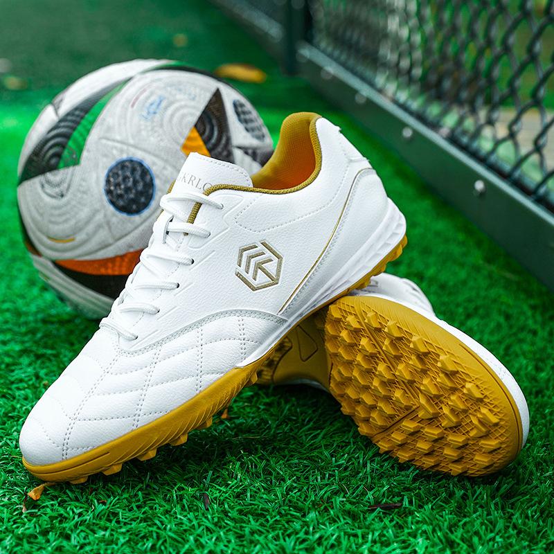 New Children's Outdoor Primary and Secondary School Students Broken Nail Football Shoes, Youth Principal Nail Football Shoes