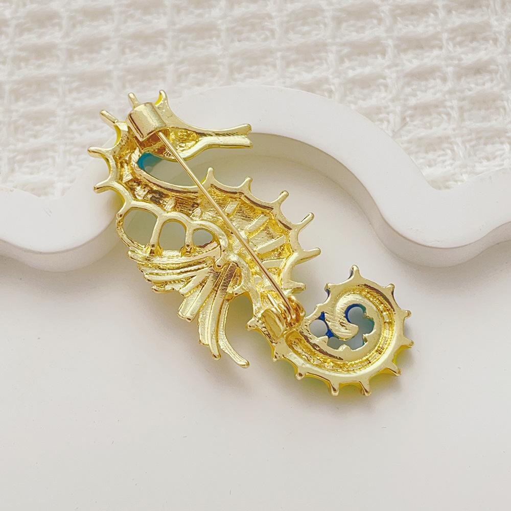 Retro Glazed Seahorse Brooch Painted Dripping Oil Animal Pin Women's Fashion