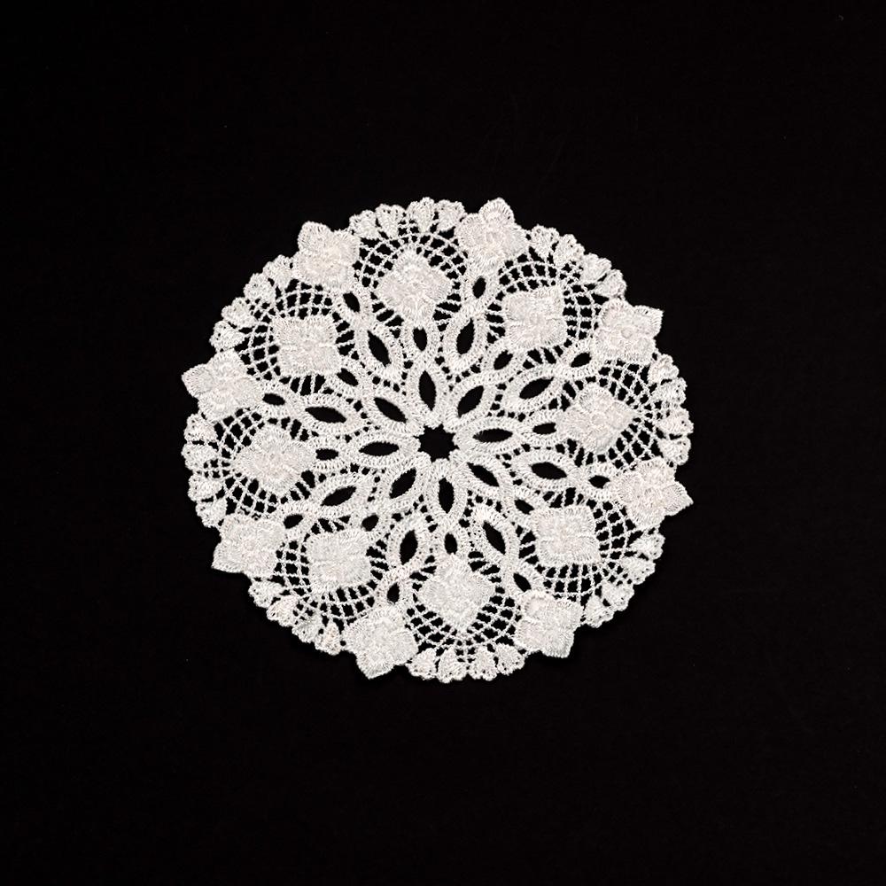 

Набор этнических вышитых подставок и салфеток с кружевной отделкой Diameter 14cm